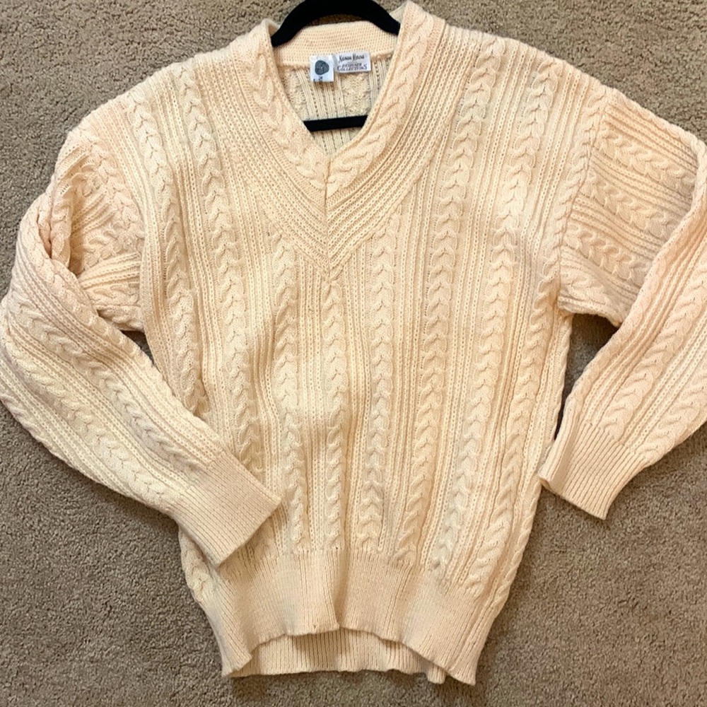 100% WOOL KNITTED SWEATER